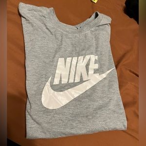 Size Medium Men’s t shirt